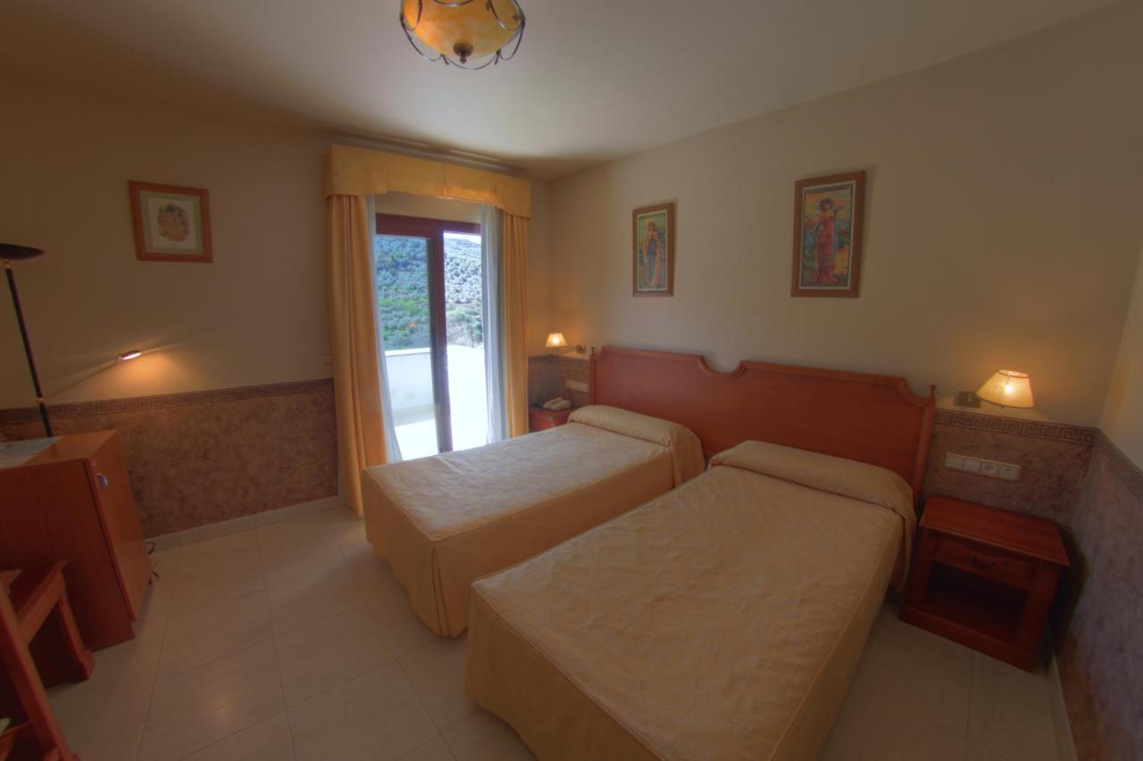 Hotel Avenida Beas de Segura Extérieur photo